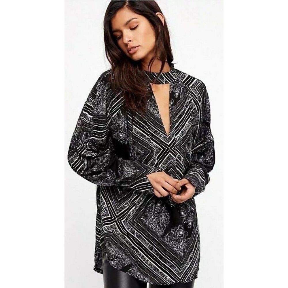 FREE PEOPLE Walking On A Dream Geometric Print Cut Out Boho Tunic Top Size Small
